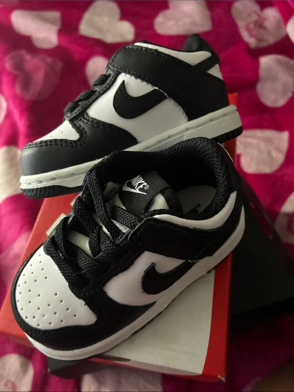 Nike Kids Black and White Low-Top Sneakers with Strap